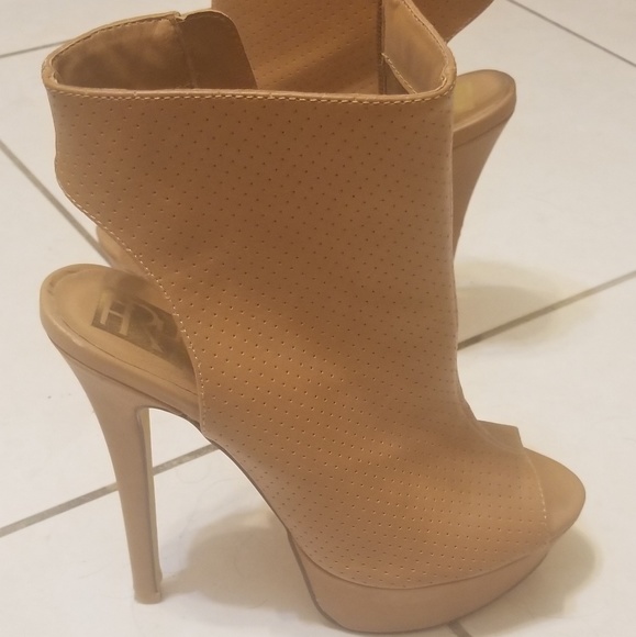 Open front boot - Picture 1 of 2